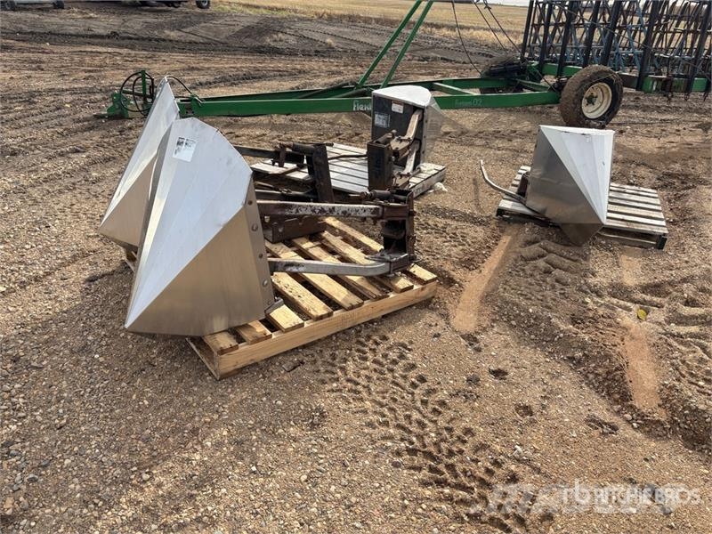 Quantity of (4) Tridekon Crop Dividers Stockage, conditionnement - Autres