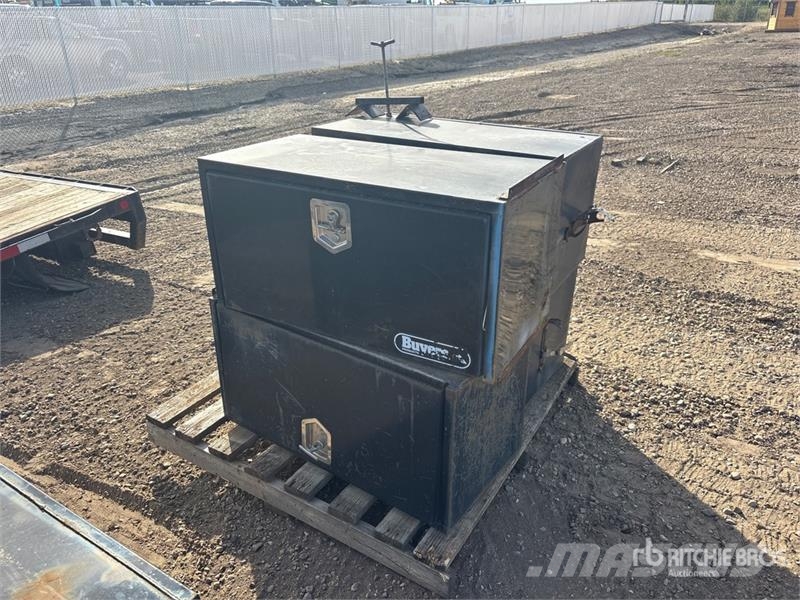 Quantity of (4) Truck Boxes Коммерческий транспорт - Другие