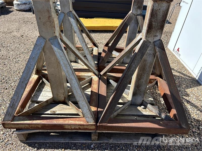 Quantity of (4) (Uncertified) Jack Stands Kiti naudoti statybos komponentai