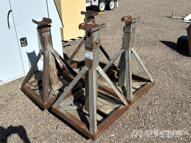 Quantity of (4) (Uncertified) Jack Stands Kiti naudoti statybos komponentai