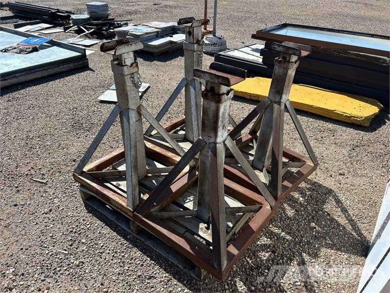 Quantity of (4) (Uncertified) Jack Stands Kiti naudoti statybos komponentai