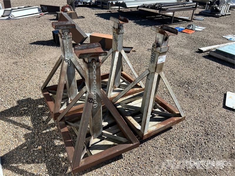 Quantity of (4) (Uncertified) Jack Stands Kiti naudoti statybos komponentai