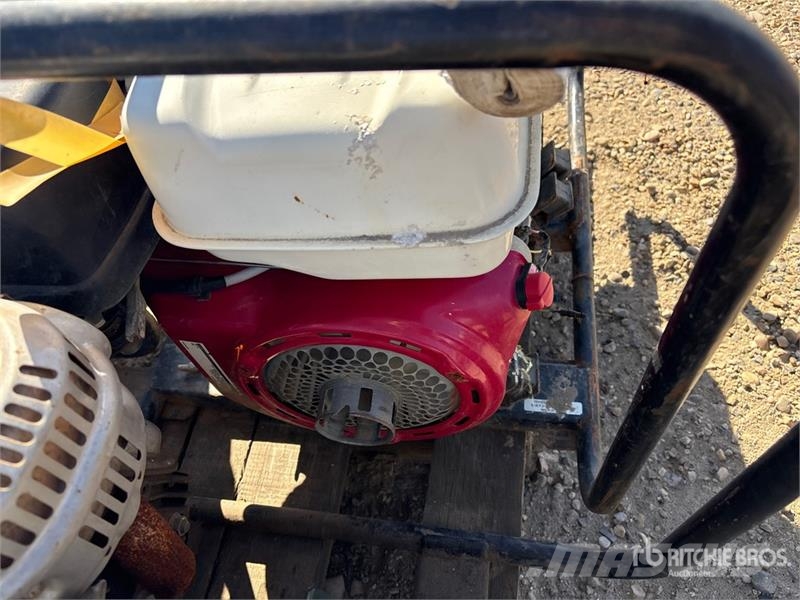 Quantity of (4) Water Pump Pompy wodne