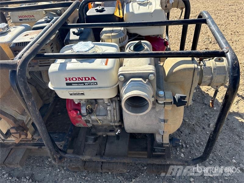 Quantity of (4) Water Pump Pompy wodne