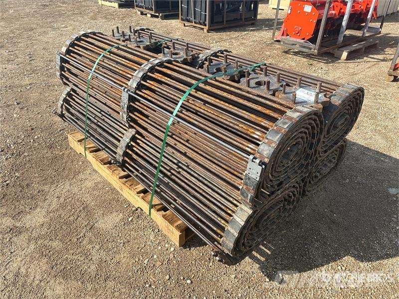 Quantity of (4) x 5 ft 6 in Potato Digger Chains Lauksaimniecība- Citi