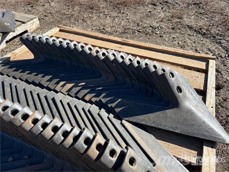 Quantity of (40) 16 in Cultivator Shovels Egyéb alkatrészek