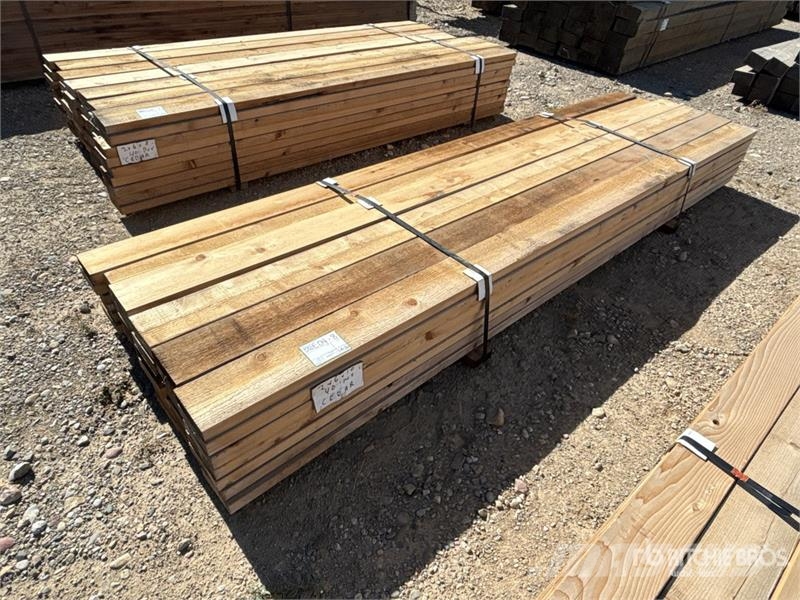 Quantity of (40) 2 in x 6 in x 10 ft Cedar Lumber Drugi deli