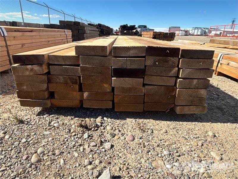 Quantity of (40) 2 in x 6 in x 10 ft Cedar Lumber Drugi deli