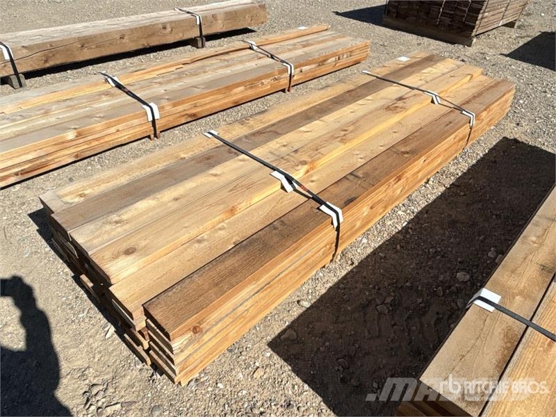 Quantity of (40) 2 in x 6 in x 10 ft Cedar Lumber Drugi deli