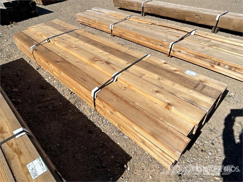 Quantity of (40) 2 in x 6 in x 10 ft Cedar Lumber Drugi deli