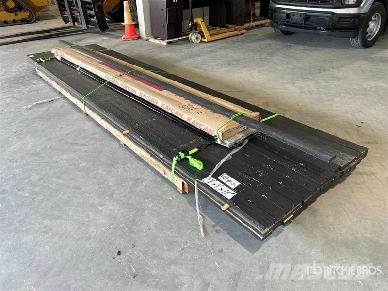 Quantity of (40) 3.5 in x 1 in x 16 in Smart Trim Подемници, лебедки и елеватори за материали