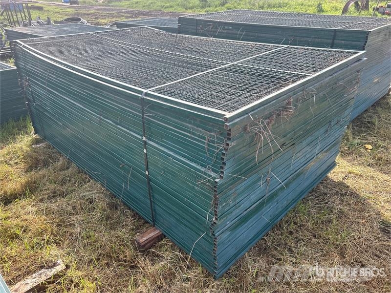 Quantity of (43) 118 in x 70 in Powder Coated Temp Drugi deli