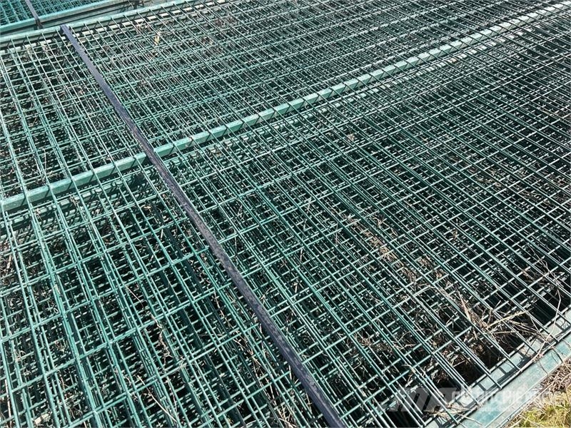 Quantity of (43) 118 in x 70 in Powder Coated Temp Drugi deli