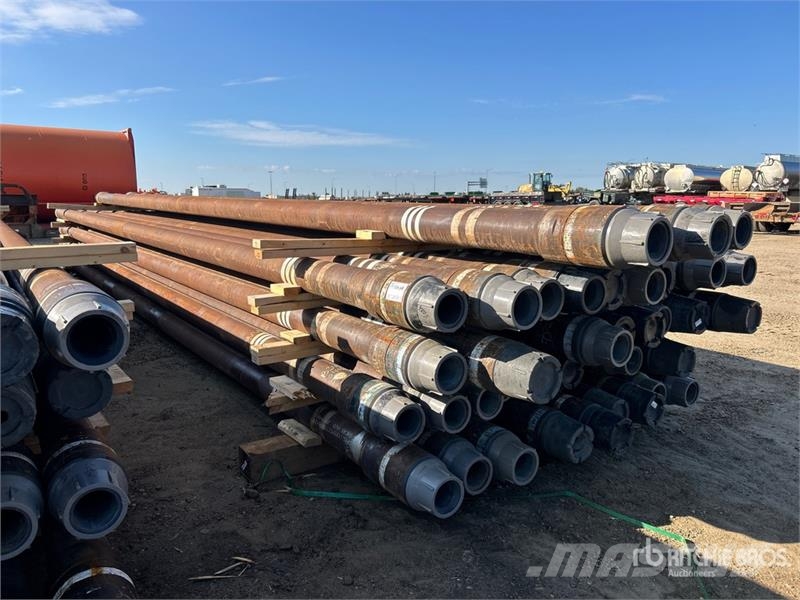 Quantity of (45) 30 Ft 6 5/8 Thread 27.70 Lb Drill 其他組件