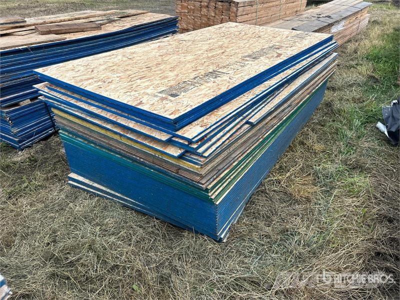 Quantity of (45) 4 ft x 8 ft OSB Board Drugi deli