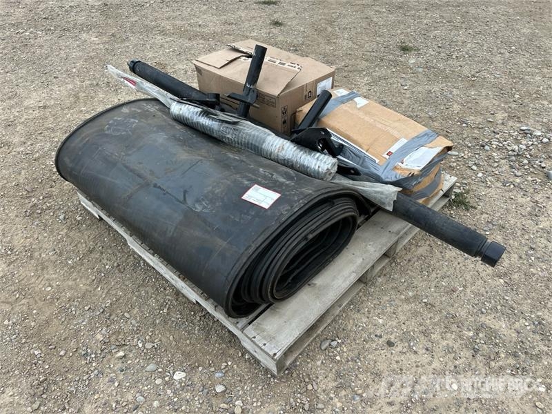 Quantity of 45 ft Canvas - Fits Macdon FD70 Andre komponenter