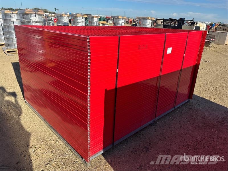  Quantity of (46) 7 ft 6 in x 6 ft Powder Coated Si Drugi deli