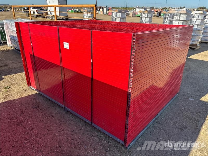  Quantity of (46) 7 ft 6 in x 6 ft Powder Coated Si Drugi deli