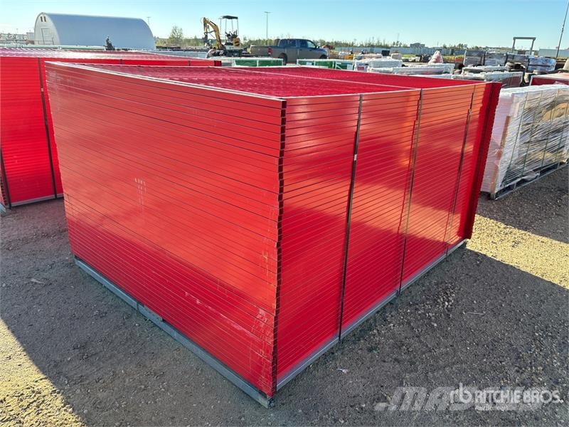  Quantity of (46) 7 ft 6 in x 6 ft Powder Coated Si Drugi deli