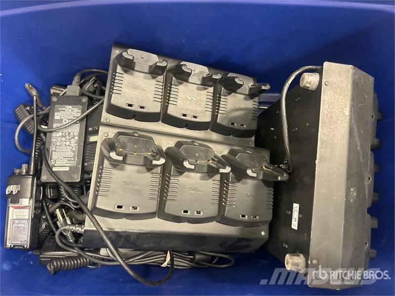  Quantity of (46) Vertex VX-924 UHF Radios Drugi deli