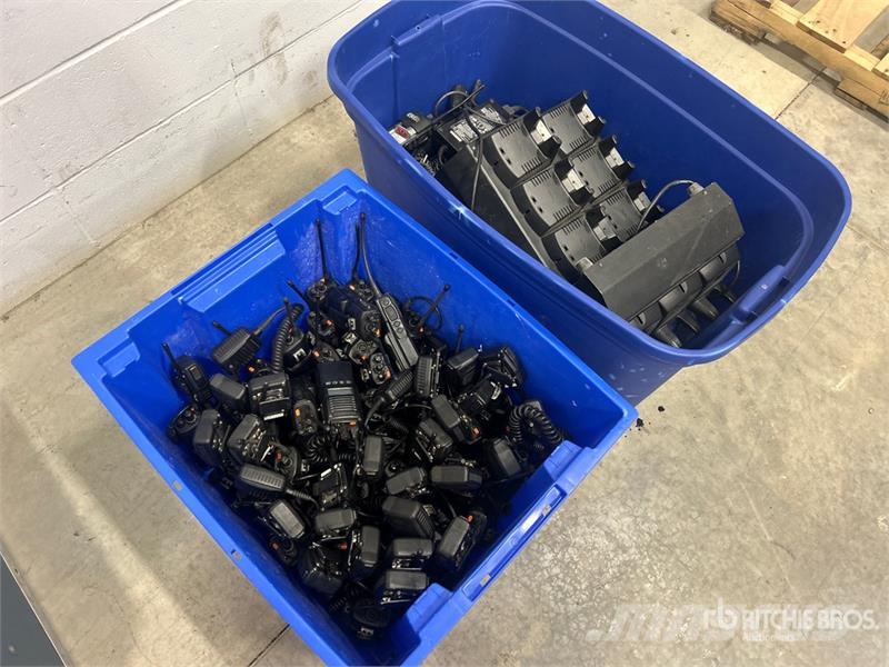  Quantity of (46) Vertex VX-924 UHF Radios Drugi deli