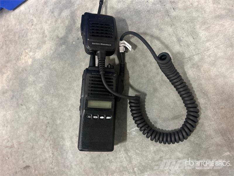  Quantity of (46) Vertex VX-924 UHF Radios Drugi deli