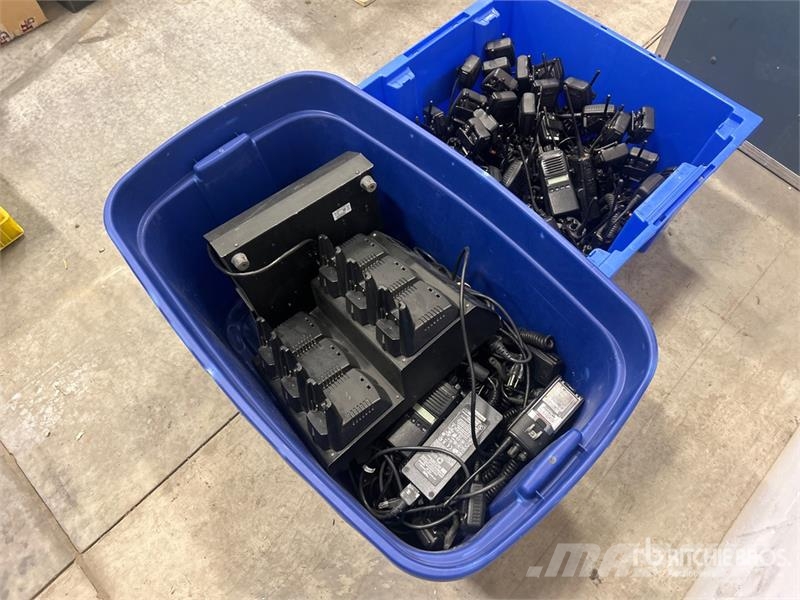  Quantity of (46) Vertex VX-924 UHF Radios Drugi deli