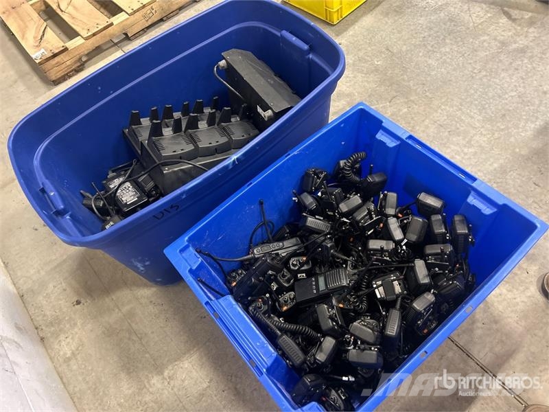  Quantity of (46) Vertex VX-924 UHF Radios Drugi deli