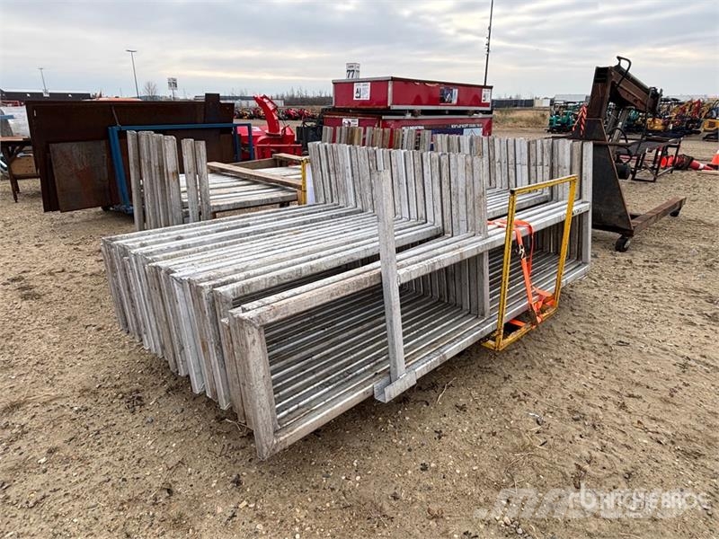  Quantity of (48) Aluminum Handrails معدات البناء - غير ذلك