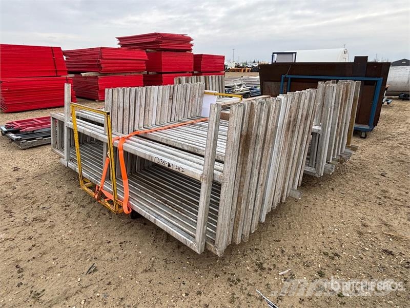  Quantity of (48) Aluminum Handrails معدات البناء - غير ذلك