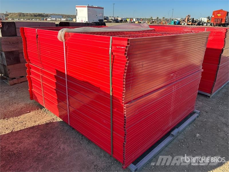 Quantity of (49) 7 ft 5 in x 6 ft Powder Coated Si Drugi deli
