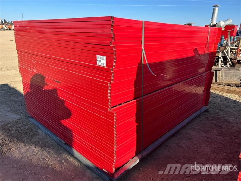  Quantity of (49) 7 ft 5 in x 6 ft Powder Coated Si Drugi deli