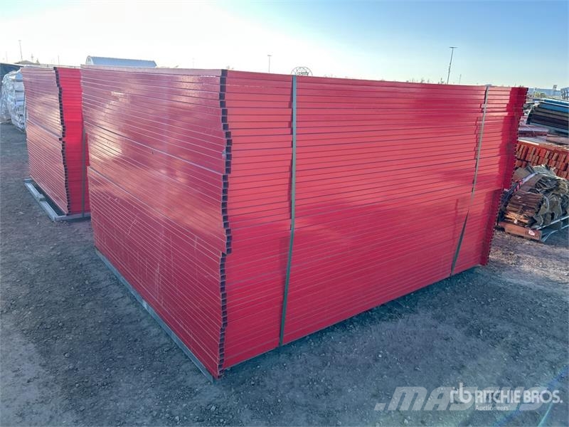  Quantity of (49) 7 ft 5 in x 6 ft Powder Coated Si Drugi deli