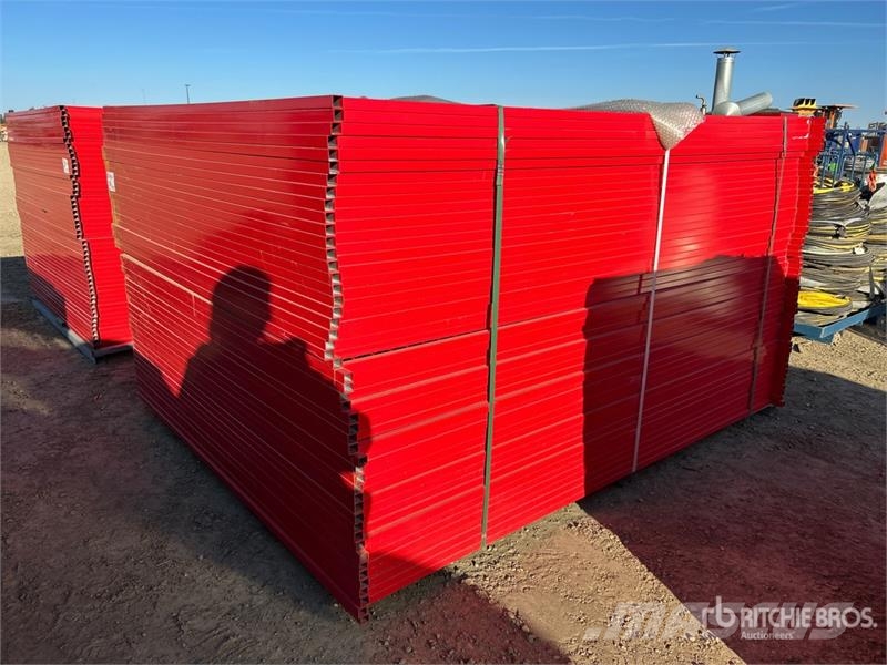 Quantity of (49) 7 ft 5 in x 6 ft Powder Coated Si Drugi deli