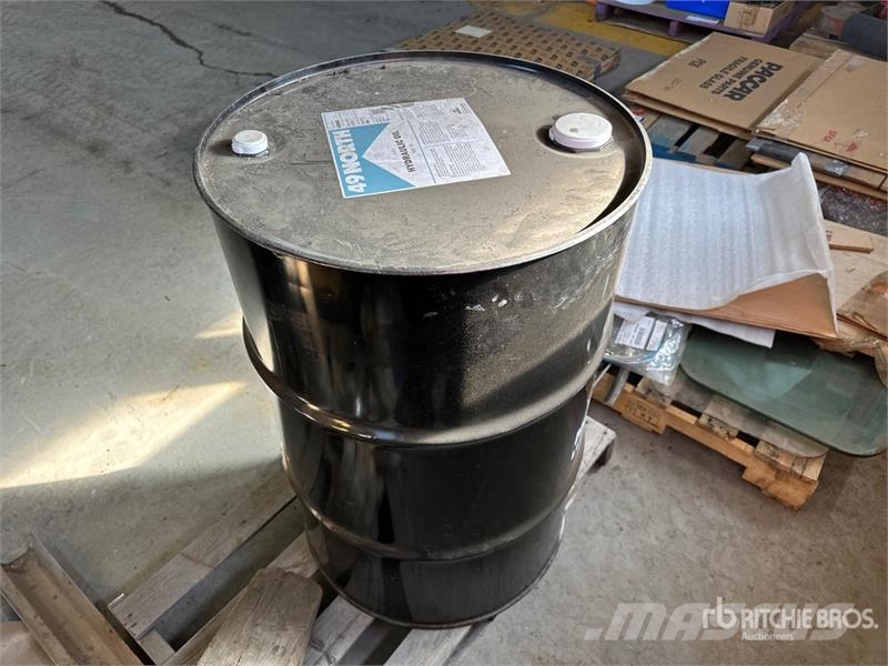 Quantity of 49North Hydraulic Oil (Unused) Drugi deli