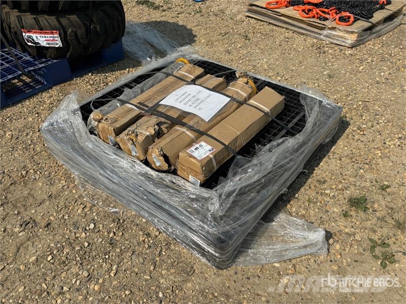Quantity of (5) 100 x 670 mm Excavator Bucket Pin Drugi deli