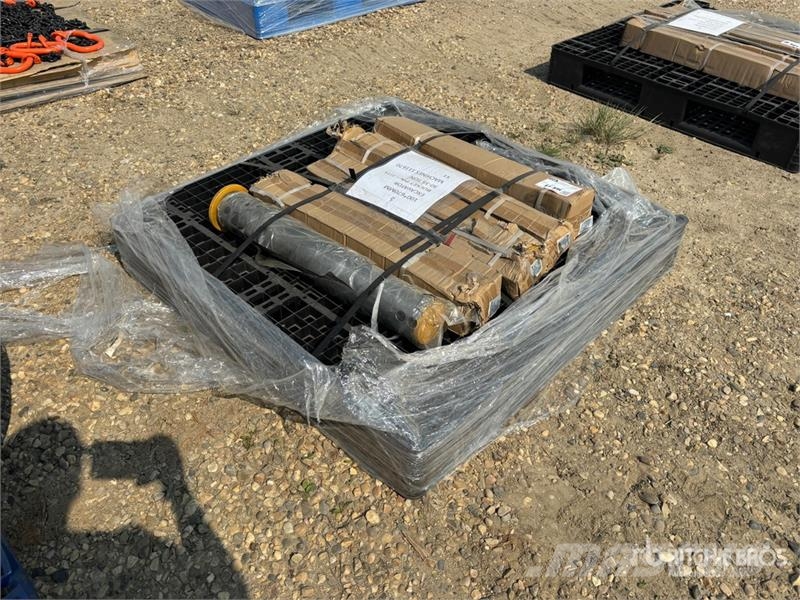 Quantity of (5) 100 x 670 mm Excavator Bucket Pin Drugi deli