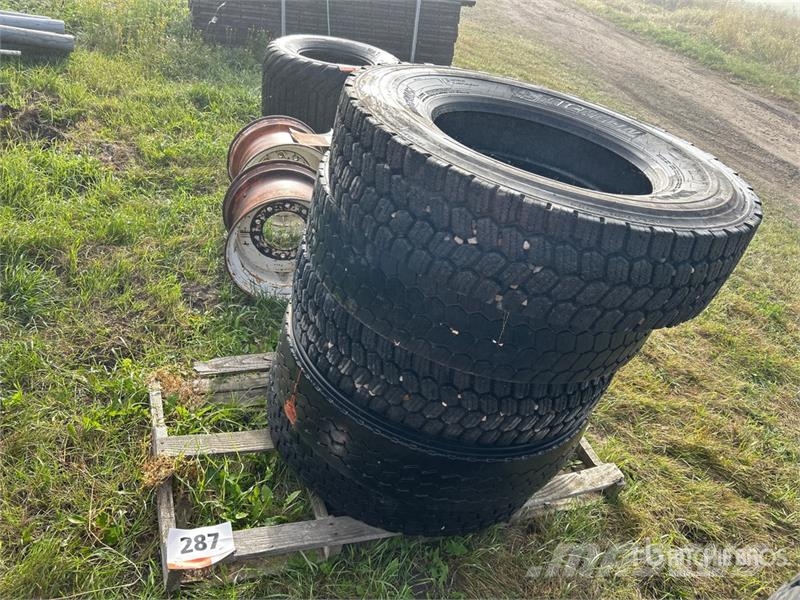  Quantity of (5) 11R24.5 Tires Llantas