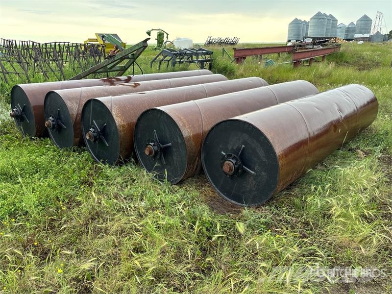  Quantity of (5) 12 ft 6 in Roller Další