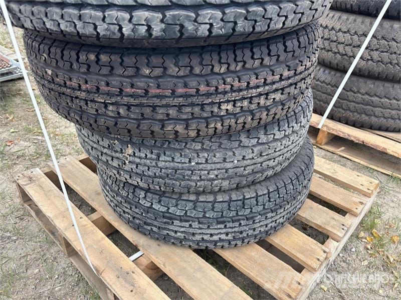  Quantity of (5) 225/75R15 Tires الإطارات والعجلات والحافات