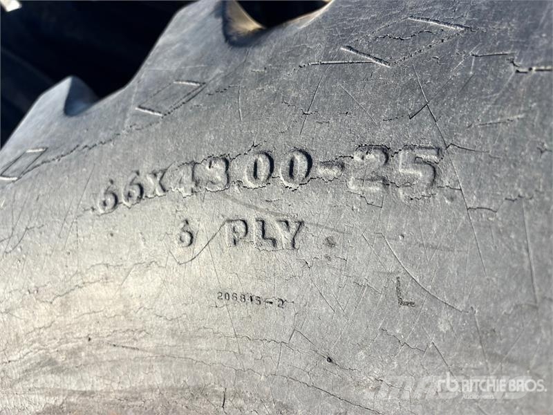 Quantity of (5) 66/43.00x25 Tires Gume, točkovi i felne