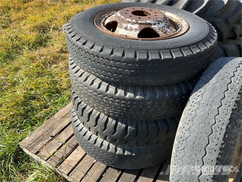 Quantity of (5) 7.50-20 . Tires Gume, kotači i naplatci