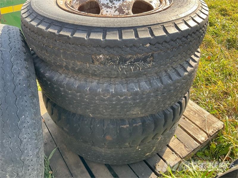 Quantity of (5) 7.50-20 . Tires Gume, kotači i naplatci