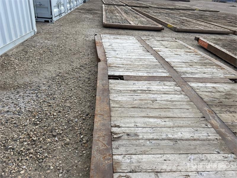  Quantity of (5) 8 Ft x 40 Ft Rig Mats Rezervni delovi i oprema za bušenje