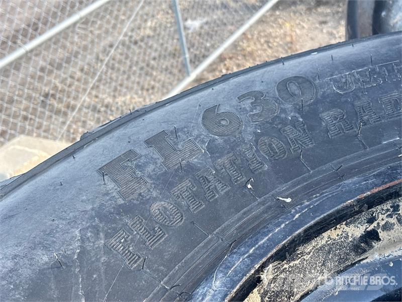  Quantity of (5) 800/45R26.5 Floater Tires الإطارات والعجلات والحافات