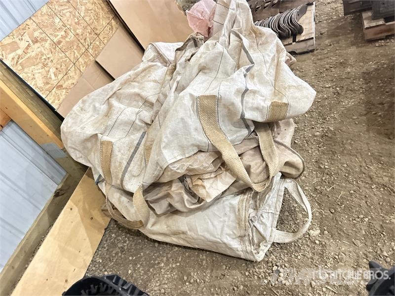  Quantity of (5) Bulk Material Storage Bags (Super  مكونات أخرى