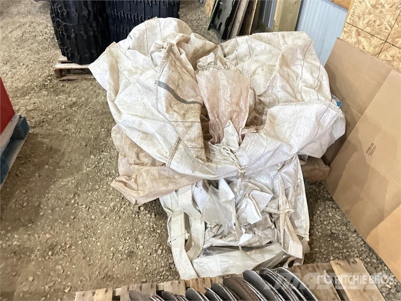  Quantity of (5) Bulk Material Storage Bags (Super  مكونات أخرى