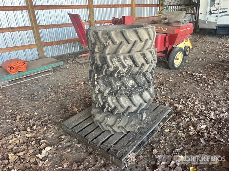 Quantity of (5) Carlisle 9.5-16 Tires Gume, točkovi i felne