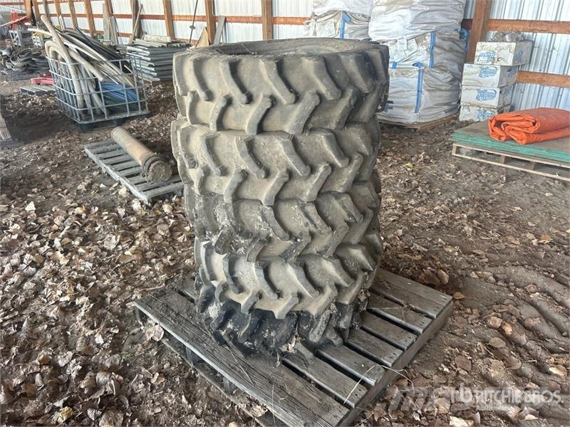 Quantity of (5) Carlisle 9.5-16 Tires Gume, točkovi i felne