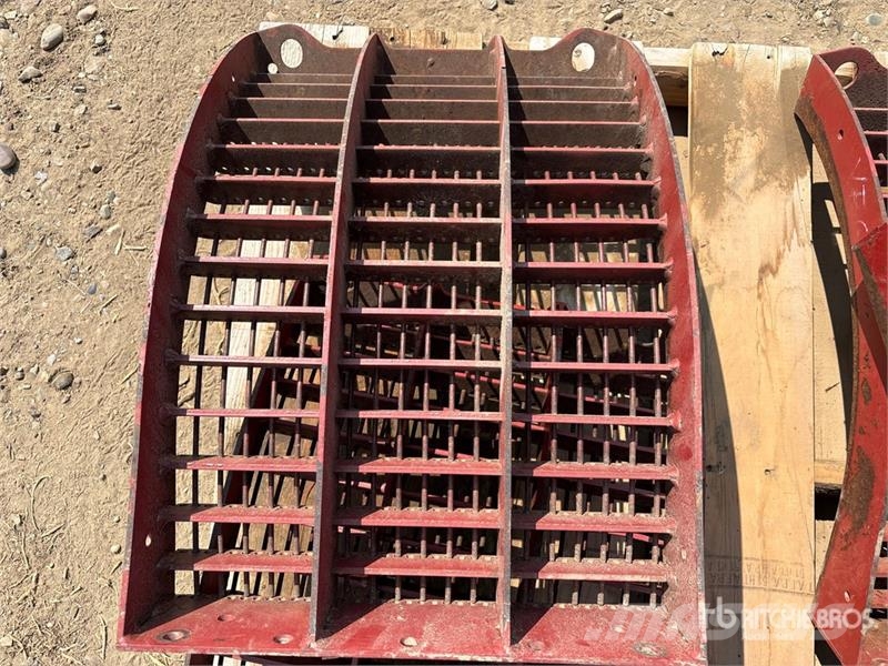 Quantity of (5) Combine Concave - Fits Case IH Com Sklízecí mlátičky
